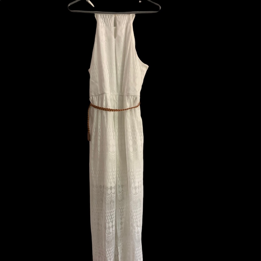 White sleeveless Laced Maxi dress with tweed belt. - M Jacket is not included.